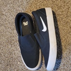 Women's Nike slip on shoes size 8.5
